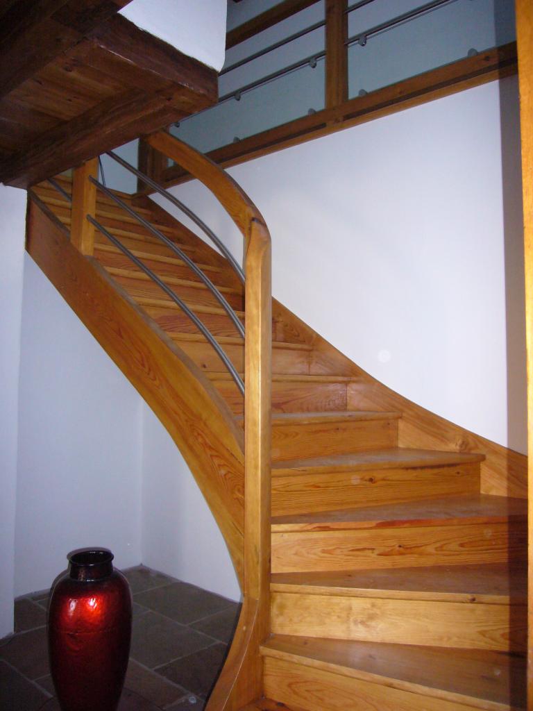 Escalier mélange bois/ inox